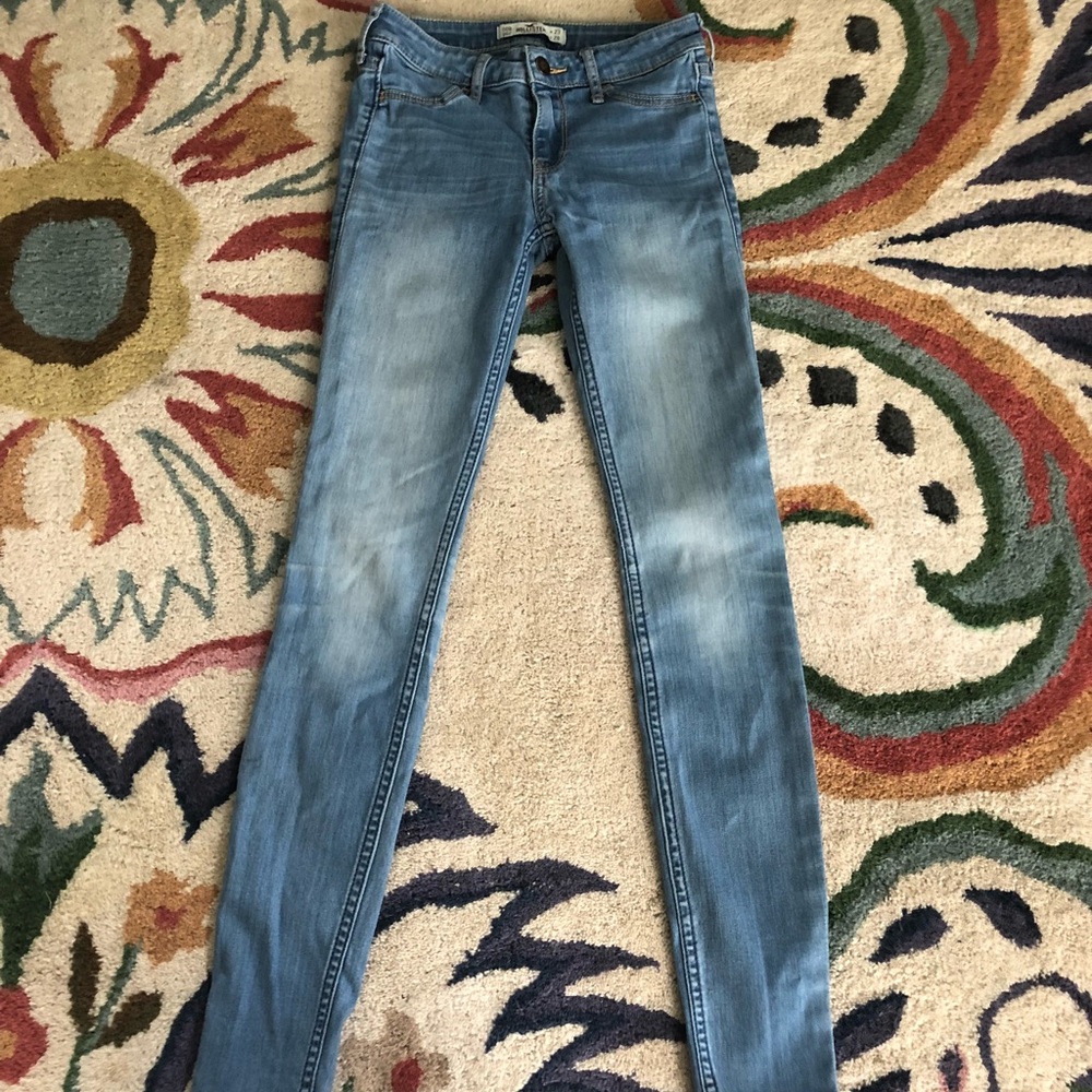 Medium wash hollister jeans